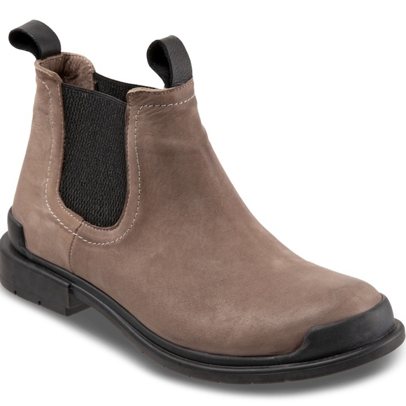 Bueno Shoes - Bueno Women's Easy Chelsea Boot Size EU 37 US 6.5-7
